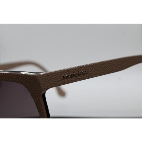 Balenciaga BA 25 Tan and Brown Tortoise Sunglasses - Picture 4 of 6